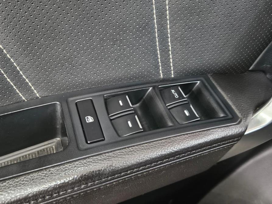 Geely Emgrand X7 I Рестайлинг 2 Вологда  - изображение 15