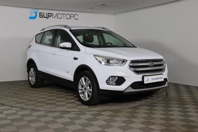 Ford Kuga II Рестайлинг с пробегом 2017 года, цена 1 599 990 рублей, 145230 км, внедорожник, Автокод Объявления