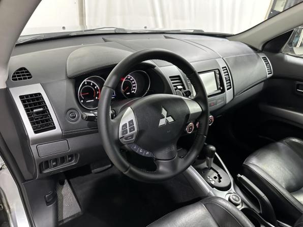 Mitsubishi Outlander II Рестайлинг с пробегом 2010 года, цена 1 180 000 рублей, 272288 км, внедорожник, Автокод Объявления