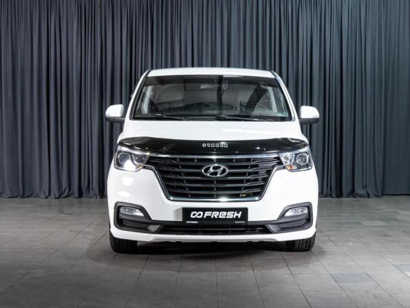 Hyundai H-1 II Рестайлинг с пробегом 2018 года, цена 2 699 000 рублей, 120312 км, минивэн, Автокод Объявления
