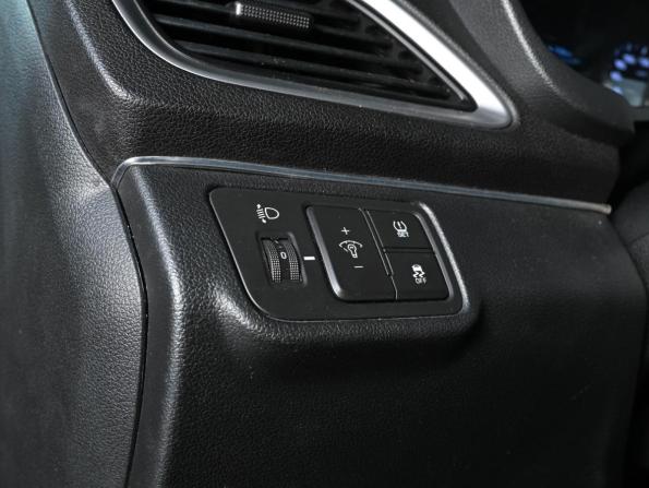 Hyundai Solaris II с пробегом 2017 года, цена 1 289 000 рублей, 160189 км, седан, Автокод Объявления