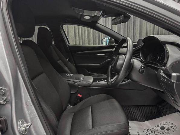 Mazda 3 IV (BP) с пробегом 2021 года, цена 1 650 000 рублей, 114000 км, хэтчбек, Автокод Объявления