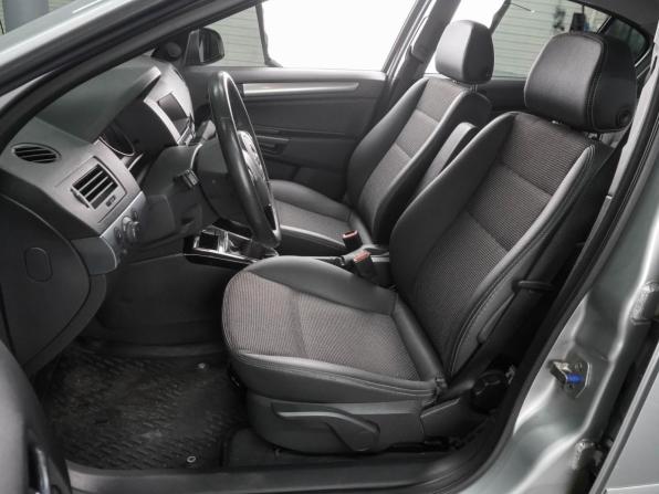 Opel Astra H Рестайлинг с пробегом 2011 года, цена 819 000 рублей, 107596 км, седан, Автокод Объявления