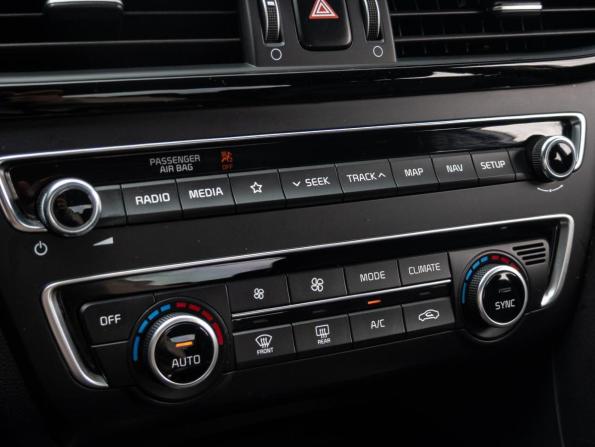 Kia Optima IV Рестайлинг с пробегом 2019 года, цена 2 130 000 рублей, 74557 км, седан, Автокод Объявления