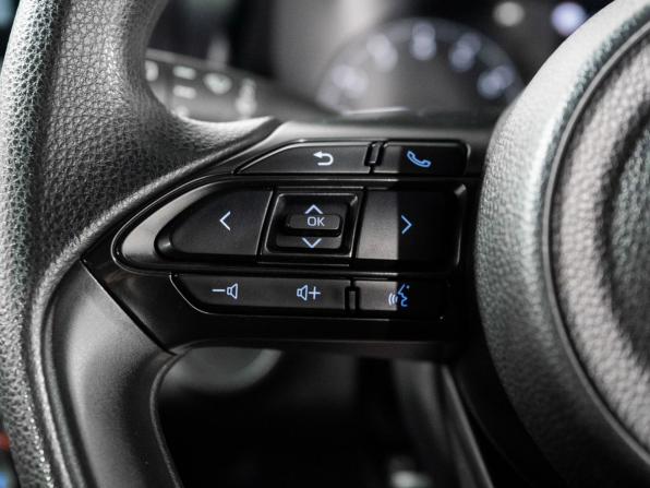 Toyota Yaris IV с пробегом 2021 года, цена 1 299 500 рублей, 53750 км, хэтчбек, Автокод Объявления