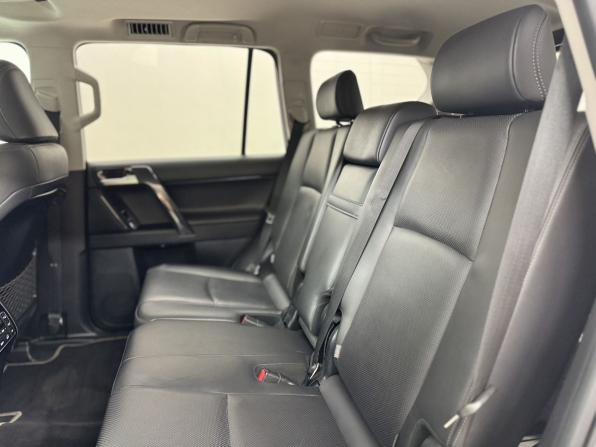 Toyota Land Cruiser Prado 150 Series Рестайлинг 2 с пробегом 2018 года, цена 5 454 000 рублей, 116500 км, внедорожник, Автокод Объявления