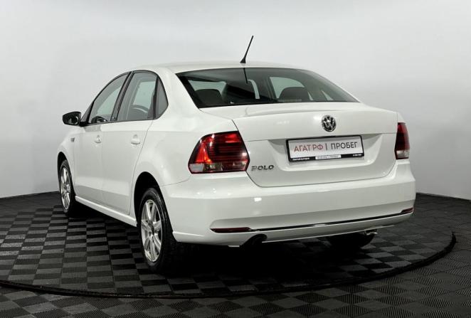 Volkswagen Polo V Рестайлинг с пробегом 2016 года, цена 1 000 000 рублей, 181746 км, седан, Автокод Объявления