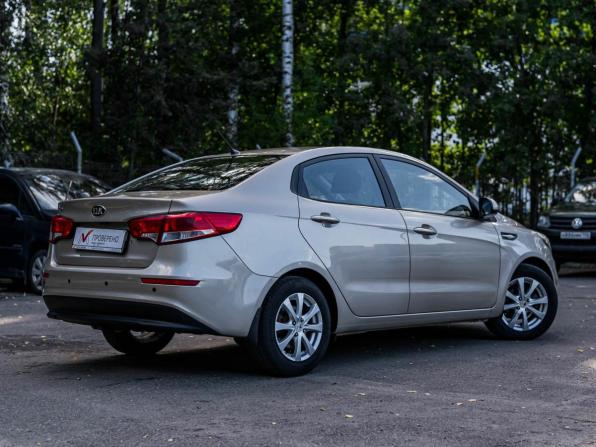 Kia Rio III Рестайлинг с пробегом 2015 года, цена 925 000 рублей, 109310 км, седан, Автокод Объявления