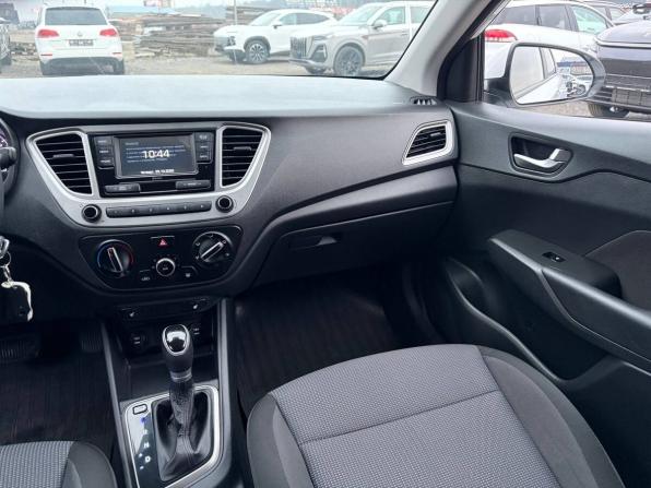 Hyundai Solaris II Рестайлинг с пробегом 2021 года, цена 970 000 рублей, 272000 км, седан, Автокод Объявления