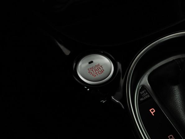 Kia Soul II Рестайлинг с пробегом 2018 года, цена 1 799 700 рублей, 92331 км, хэтчбек, Автокод Объявления