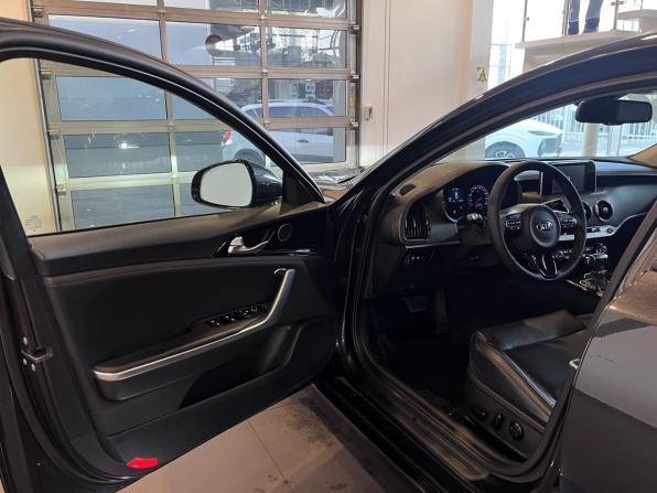 Kia Stinger I с пробегом 2019 года, цена 1 990 000 рублей, 159667 км, лифтбек, Автокод Объявления