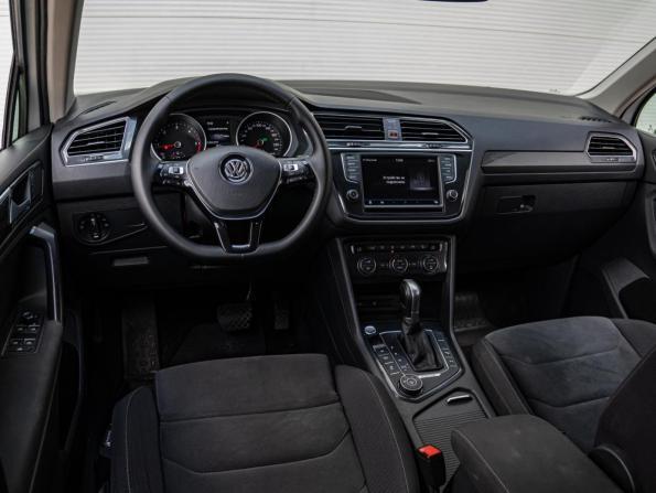 Volkswagen Tiguan II с пробегом 2017 года, цена 2 610 000 рублей, 93942 км, внедорожник, Автокод Объявления