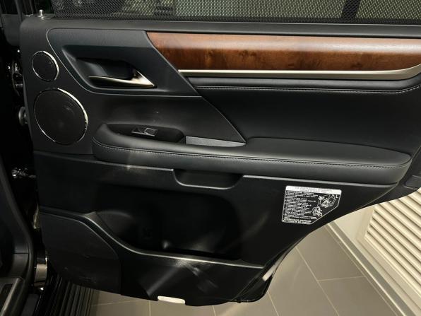 Lexus LX III Рестайлинг 2 с пробегом 2018 года, цена 11 000 000 рублей, 19898 км, внедорожник, Автокод Объявления