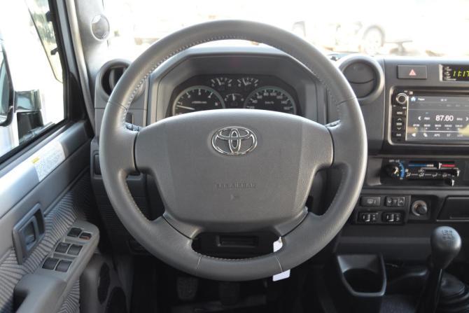 Toyota Land Cruiser 70 Series Рестайлинг 1 с пробегом 2015 года, цена 9 450 000 рублей, 2059 км, внедорожник, Автокод Объявления