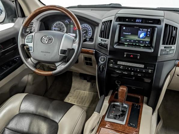Toyota Land Cruiser 200 Series Рестайлинг 1 с пробегом 2012 года, цена 4 315 000 рублей, 129010 км, внедорожник, Автокод Объявления
