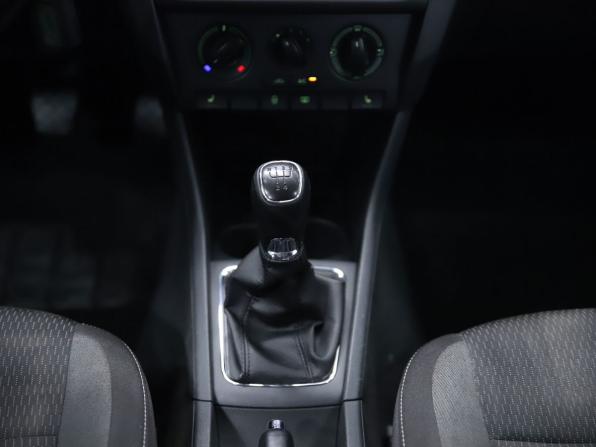 Skoda Rapid I с пробегом 2014 года, цена 1 070 000 рублей, 74105 км, лифтбек, Автокод Объявления