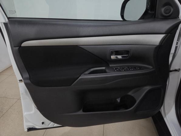 Mitsubishi Outlander III Рестайлинг 2 с пробегом 2017 года, цена 1 648 000 рублей, 155464 км, внедорожник, Автокод Объявления