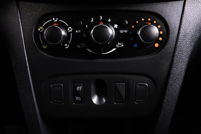 Renault Sandero II Рестайлинг с пробегом 2020 года, цена 1 229 000 рублей, 126000 км, хэтчбек, Автокод Объявления
