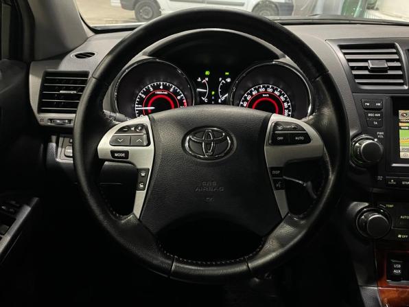 Toyota Highlander II (XU40) Рестайлинг с пробегом 2012 года, цена 1 899 000 рублей, 235892 км, внедорожник, Автокод Объявления