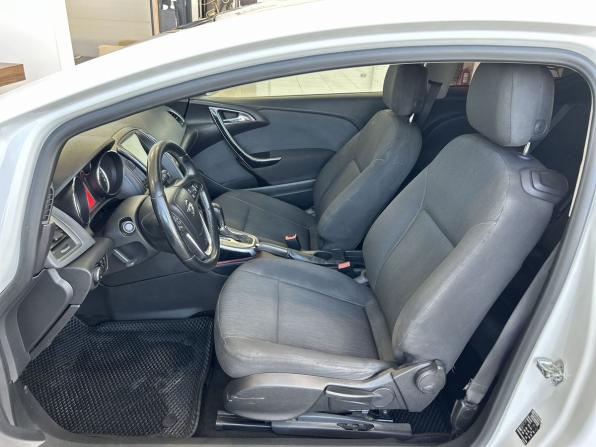 Opel Astra J Рестайлинг с пробегом 2012 года, цена 759 000 рублей, 184244 км, хэтчбек, Автокод Объявления