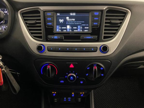 Hyundai Solaris II с пробегом 2017 года, цена 1 249 000 рублей, 140300 км, седан, Автокод Объявления