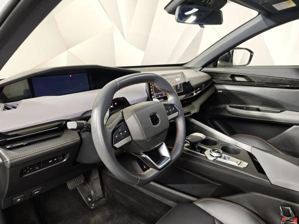 Changan UNI-V I с пробегом 2023 года, цена 1 793 000 рублей, 103825 км, лифтбек, Автокод Объявления