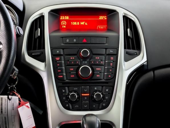 Opel Astra J Рестайлинг с пробегом 2013 года, цена 1 200 000 рублей, 53125 км, хэтчбек, Автокод Объявления