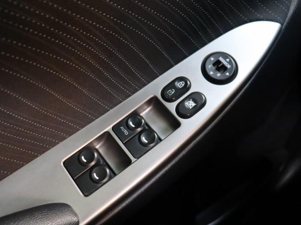 Hyundai Solaris I Рестайлинг с пробегом 2016 года, цена 1 000 000 рублей, 170309 км, седан, Автокод Объявления