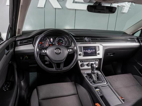 Volkswagen Passat B8 с пробегом 2017 года, цена 1 909 000 рублей, 171988 км, седан, Автокод Объявления