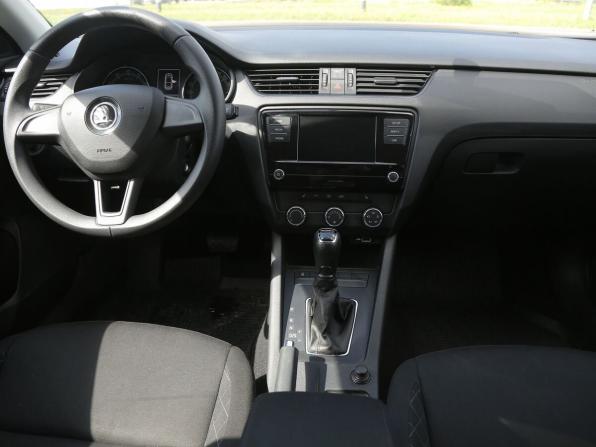 Skoda Octavia III (A7) Рестайлинг с пробегом 2019 года, цена 1 830 000 рублей, 87400 км, лифтбек, Автокод Объявления