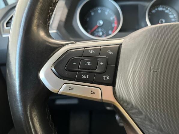 Volkswagen Tiguan II Рестайлинг с пробегом 2021 года, цена 2 280 000 рублей, 132725 км, внедорожник, Автокод Объявления