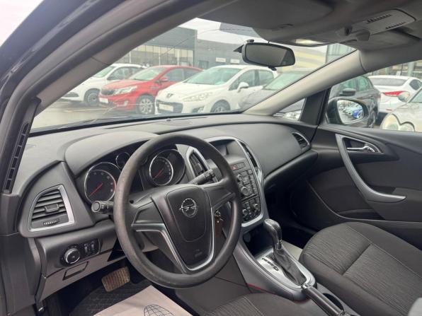 Opel Astra J Рестайлинг с пробегом 2013 года, цена 683 200 рублей, 188457 км, хэтчбек, Автокод Объявления
