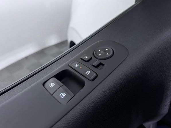 Hyundai Staria I с пробегом 2025 года, цена 8 999 900 рублей, 50 км, минивэн, Автокод Объявления