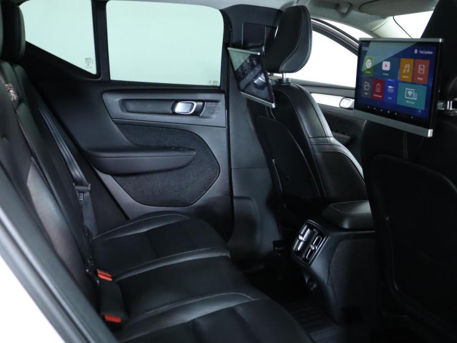 Volvo XC40 I Санкт-Петербург  - изображение 22