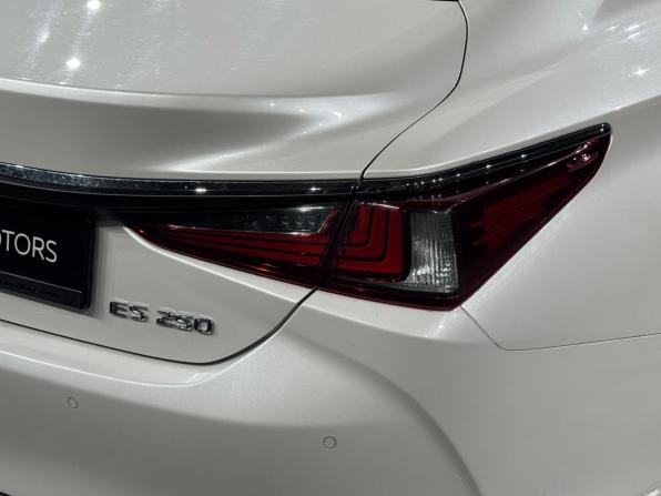 Lexus ES VII с пробегом 2020 года, цена 3 890 000 рублей, 73093 км, седан, Автокод Объявления