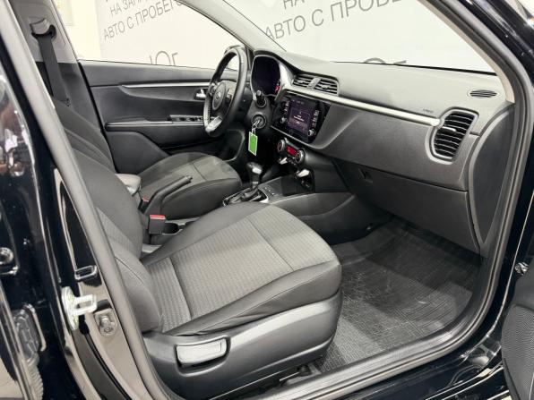 Kia Rio IV Рестайлинг с пробегом 2021 года, цена 1 750 000 рублей, 73472 км, седан, Автокод Объявления