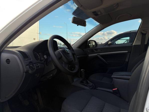 Skoda Octavia II (A5) Рестайлинг с пробегом 2012 года, цена 720 000 рублей, 163738 км, лифтбек, Автокод Объявления