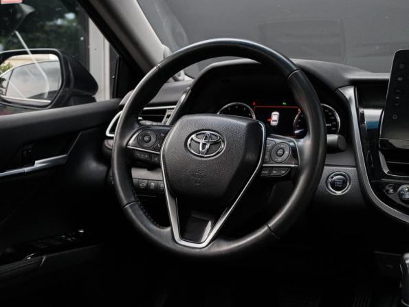 Toyota Camry VIII (XV70) Рестайлинг с пробегом 2023 года, цена 3 650 000 рублей, 23071 км, седан, Автокод Объявления