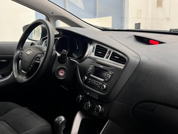 Kia Ceed II с пробегом 2013 года, цена 860 000 рублей, 143314 км, хэтчбек, Автокод Объявления