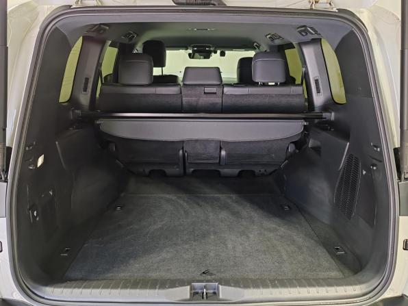 Toyota Land Cruiser 300 Series с пробегом 2022 года, цена 8 999 000 рублей, 104712 км, внедорожник, Автокод Объявления
