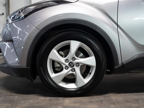 Toyota C-HR I Рестайлинг с пробегом 2019 года, цена 1 900 000 рублей, 49552 км, внедорожник, Автокод Объявления