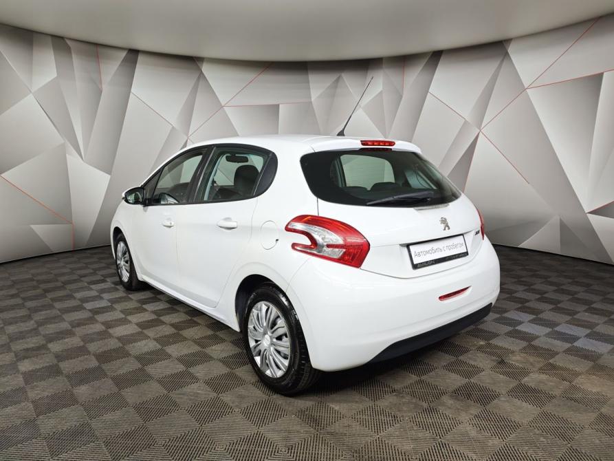 Peugeot 208 I Москва  - изображение 4