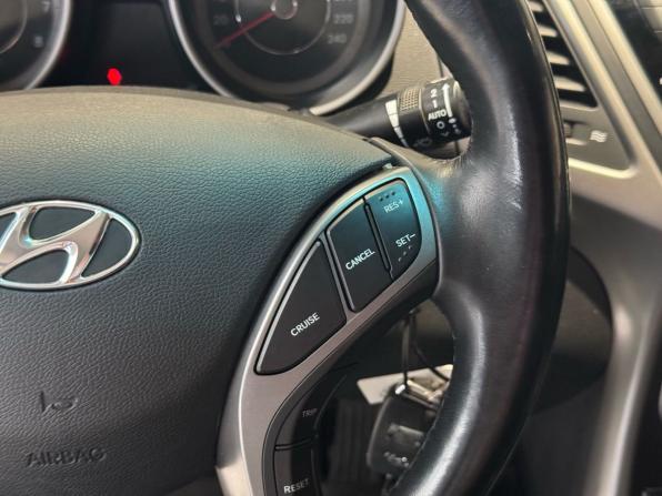Hyundai Elantra V (MD) Рестайлинг с пробегом 2015 года, цена 1 299 000 рублей, 95666 км, седан, Автокод Объявления