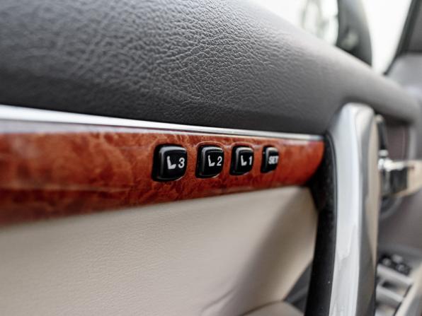 Toyota Land Cruiser 200 Series Рестайлинг 1 с пробегом 2012 года, цена 3 880 000 рублей, 235050 км, внедорожник, Автокод Объявления