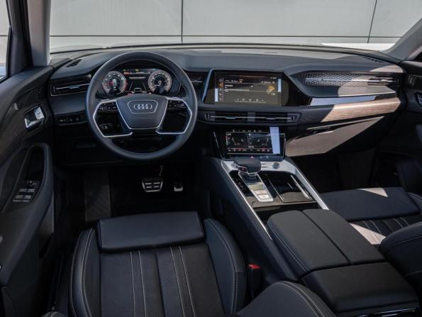 Audi Q6 с пробегом 2026 года, цена 6 850 000 рублей, 36 км, внедорожник, Автокод Объявления