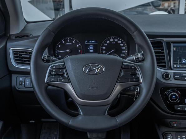 Hyundai Solaris II с пробегом 2017 года, цена 1 431 000 рублей, 129587 км, седан, Автокод Объявления