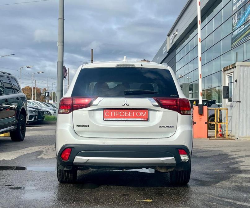 Mitsubishi Outlander III Рестайлинг 3 Санкт-Петербург  - изображение 5