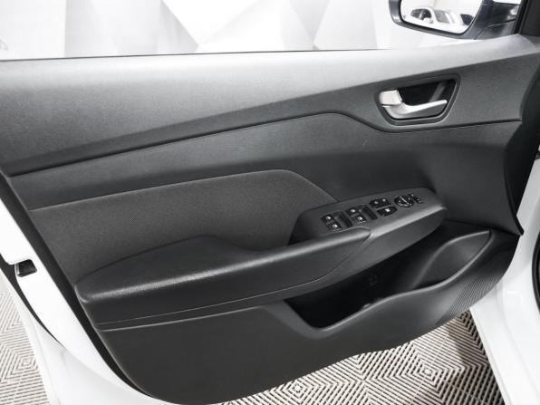 Hyundai Solaris II с пробегом 2018 года, цена 1 109 000 рублей, 151902 км, седан, Автокод Объявления