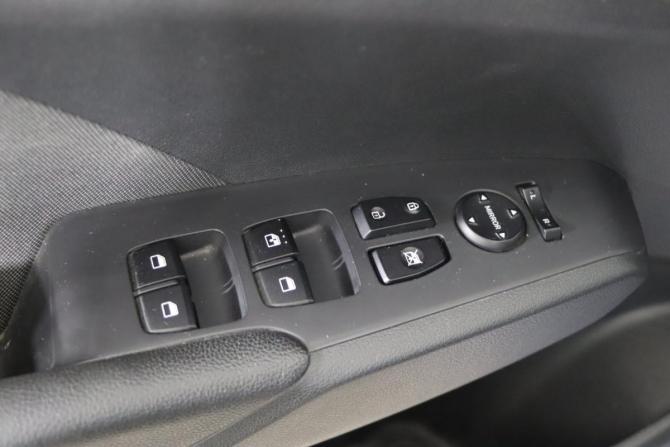 Hyundai Solaris II с пробегом 2018 года, цена 1 269 990 рублей, 94243 км, седан, Автокод Объявления