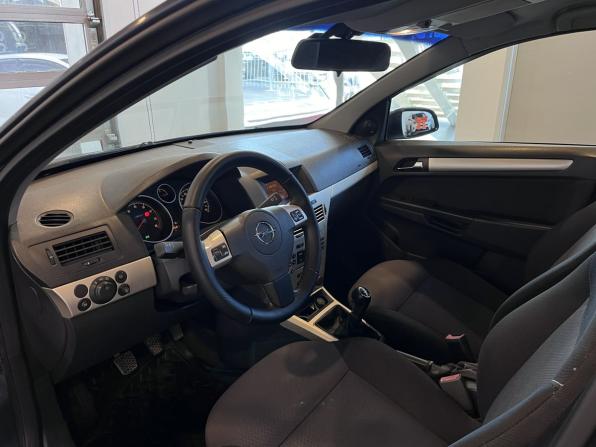 Opel Astra H Рестайлинг с пробегом 2008 года, цена 341 000 рублей, 228676 км, седан, Автокод Объявления